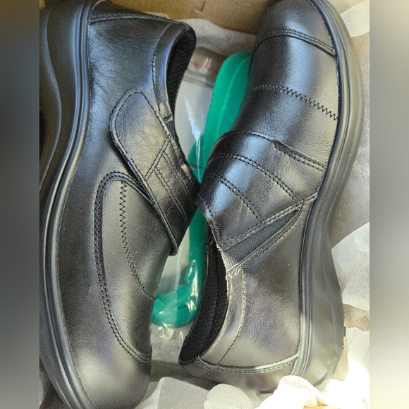 Orthofeet women's leather shoes size 7 wide - Picture 1 of 8